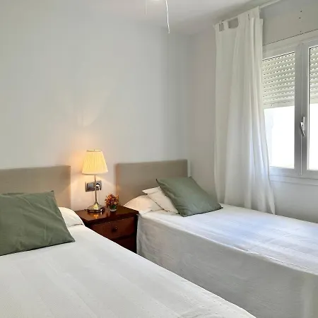 Apartment Lunamar Front Line - Eaw Homes